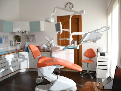 Willoughby 華人牙醫中心 (Willoughby Town Centre Dental)